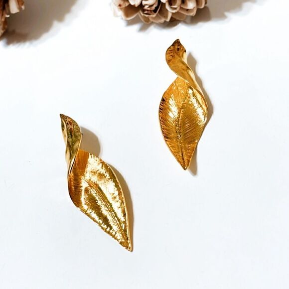 Zara gold leaf earrings M72 - Picture 3 of 6